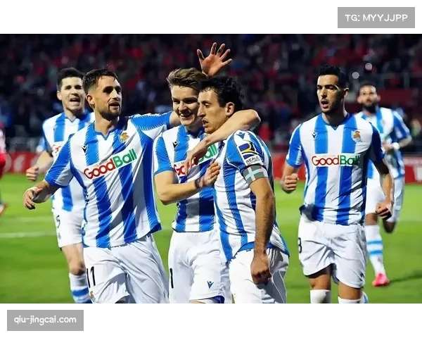 亚冠小组赛激战正酣，贝亚错失良机，哈尔迪亚与多哈国民暂时平局